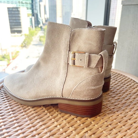 Cole Haan Hampshire Buckle Tan Suede Ankle Boots Minimalist Scandinavian Size 7 - Picture 5 of 6